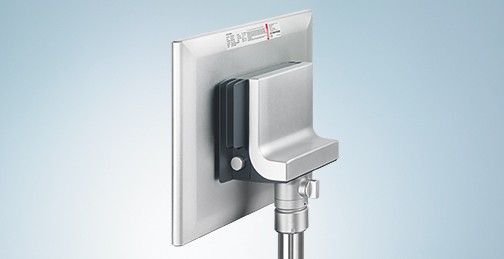 CP37xx 多點觸控面板型 PC CP37xx 多點觸控面板型 PC